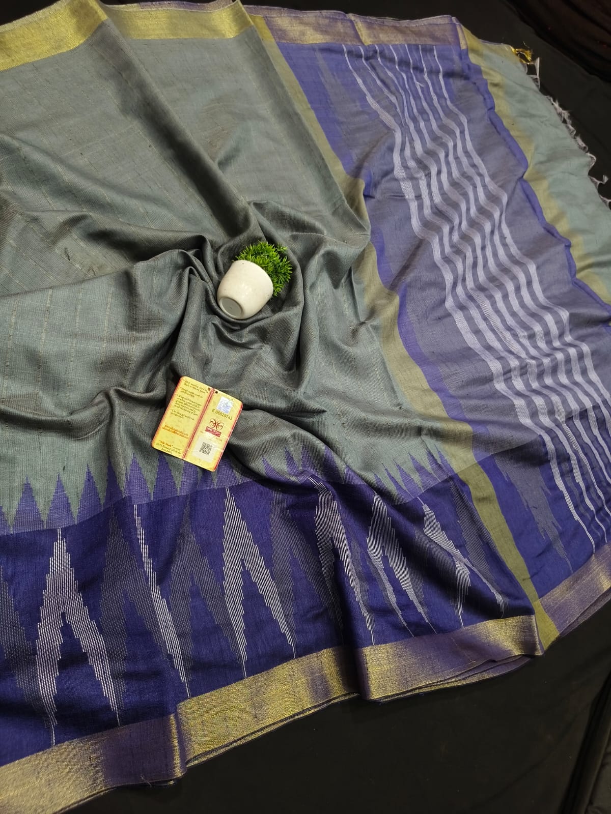 Handloom Raw Silk Saree - Black